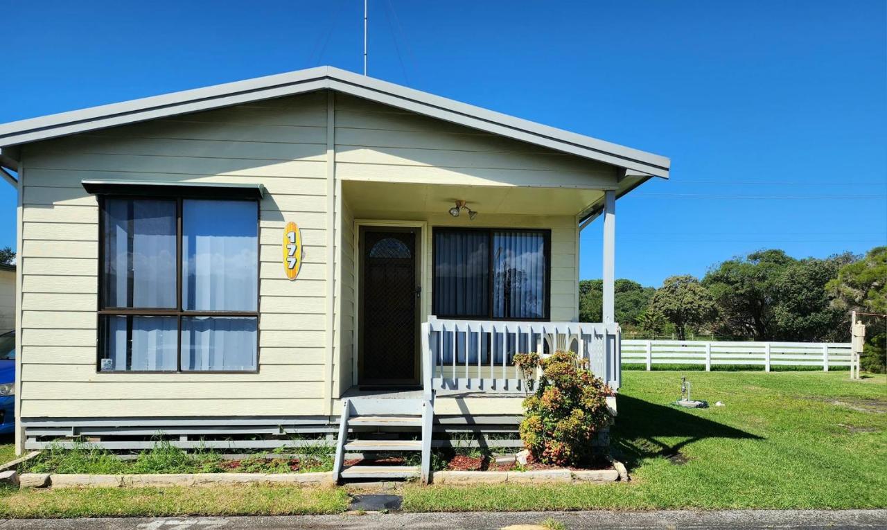 Surfrider Caravan Park Hotel Shellharbour Exterior photo